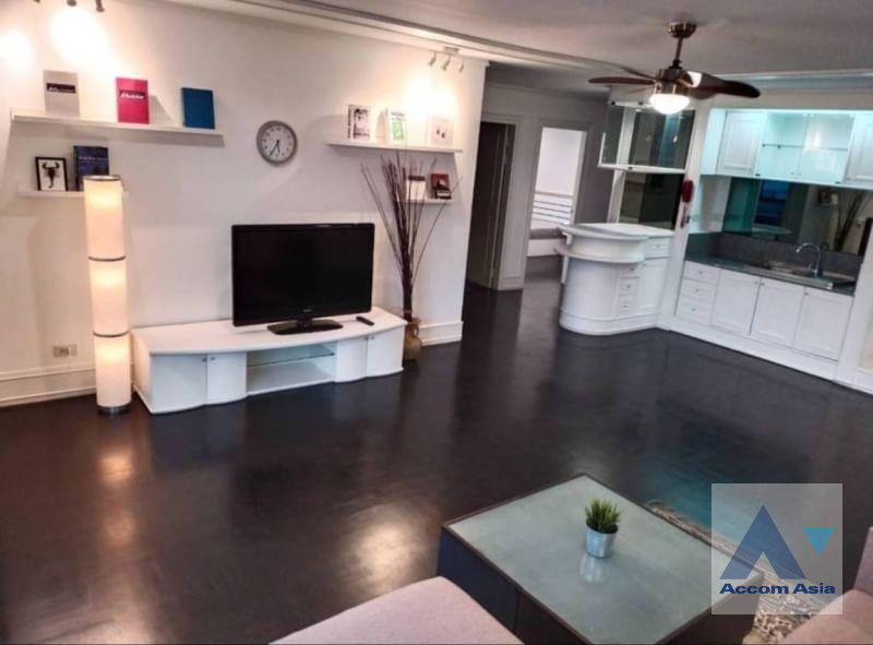 Pet friendly |  2 Bedrooms  Apartment For Rent in Sathorn, Bangkok  near BTS Surasak (AA17660)