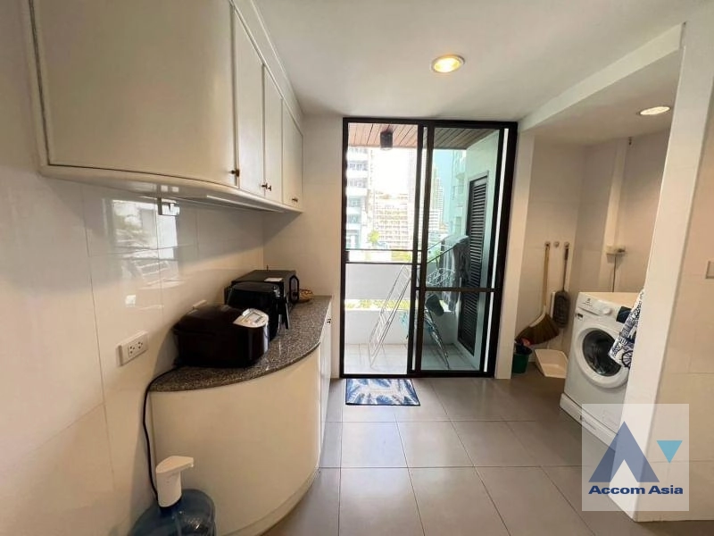 13  3 br Apartment For Rent in Sathorn ,Bangkok BTS Surasak at Good Location AA17664