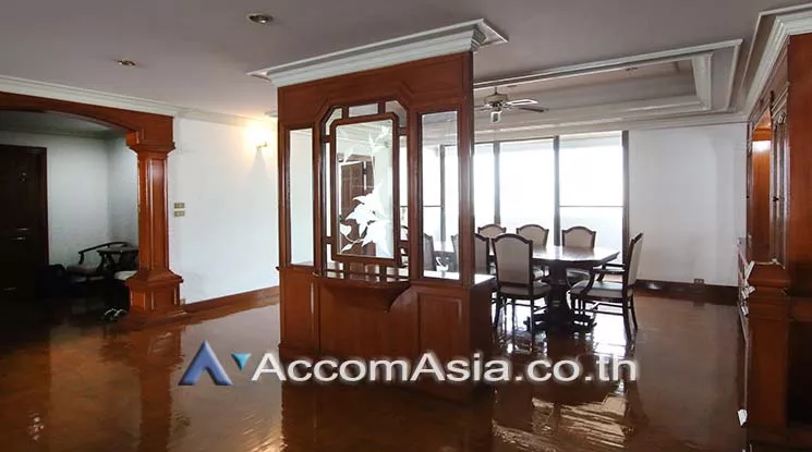 Pet friendly |  3 Bedrooms  Apartment For Rent in Sukhumvit, Bangkok  near BTS Asok - MRT Sukhumvit (AA17668)