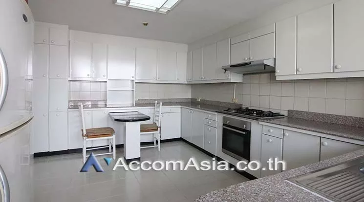 Pet friendly |  3 Bedrooms  Apartment For Rent in Sukhumvit, Bangkok  near BTS Asok - MRT Sukhumvit (AA17669)