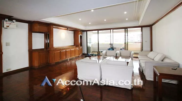 Pet friendly |  3 Bedrooms  Apartment For Rent in Sukhumvit, Bangkok  near BTS Asok - MRT Sukhumvit (AA17670)