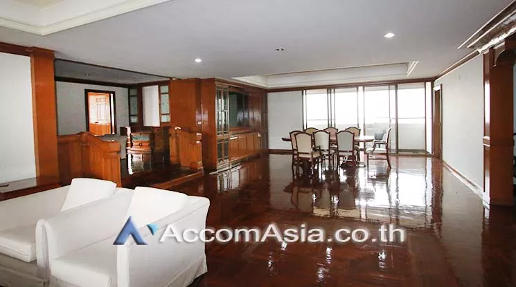 Pet friendly |  3 Bedrooms  Apartment For Rent in Sukhumvit, Bangkok  near BTS Asok - MRT Sukhumvit (AA17670)