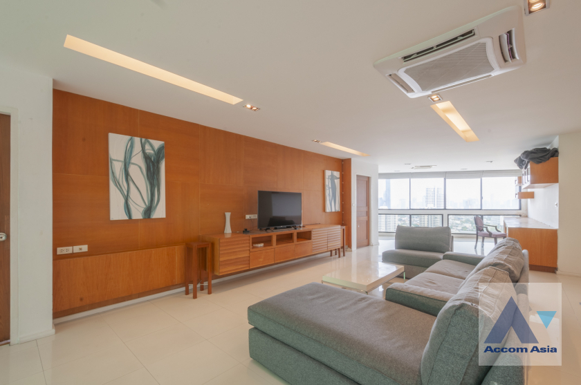 Pet friendly condominium for rent in Sukhumvit, Bangkok Code AA17711