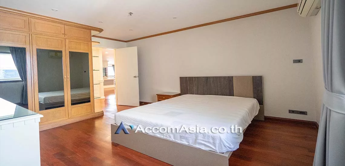  3 Bedrooms  Condominium For Rent in Sukhumvit, Bangkok  near BTS Phrom Phong (AA17737)