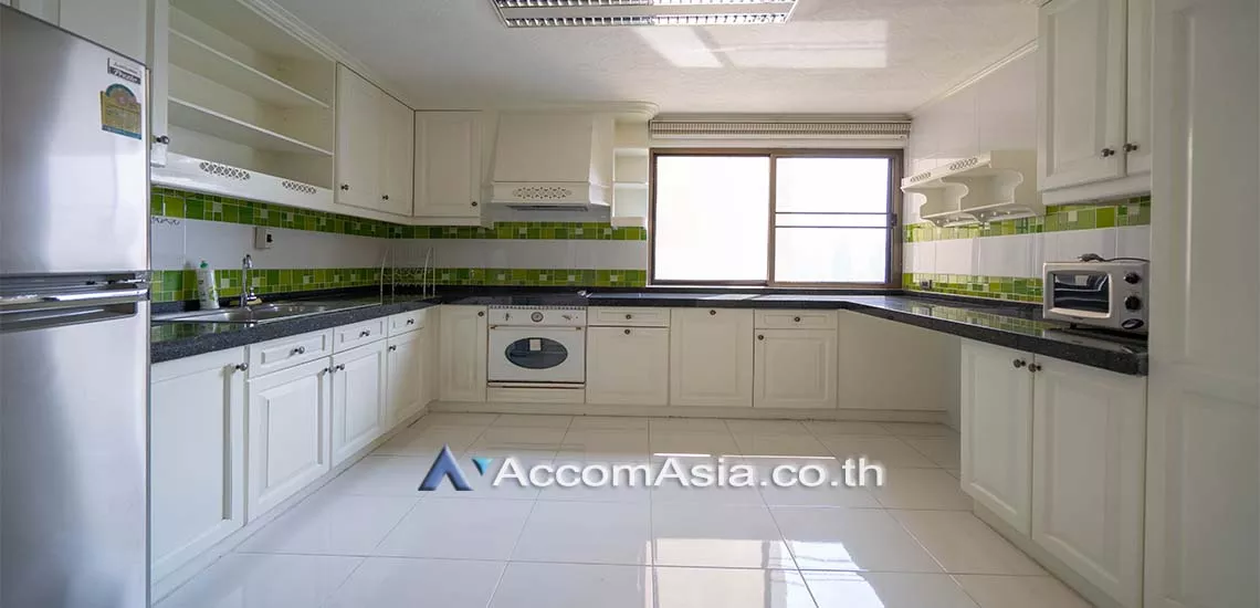  3 Bedrooms  Condominium For Rent in Sukhumvit, Bangkok  near BTS Phrom Phong (AA17737)