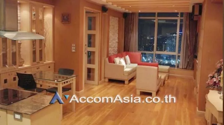 Baan Sathorn Chaophraya Condominium  1 Bedroom for Sale BTS Krung Thon Buri in Charoennakorn Bangkok