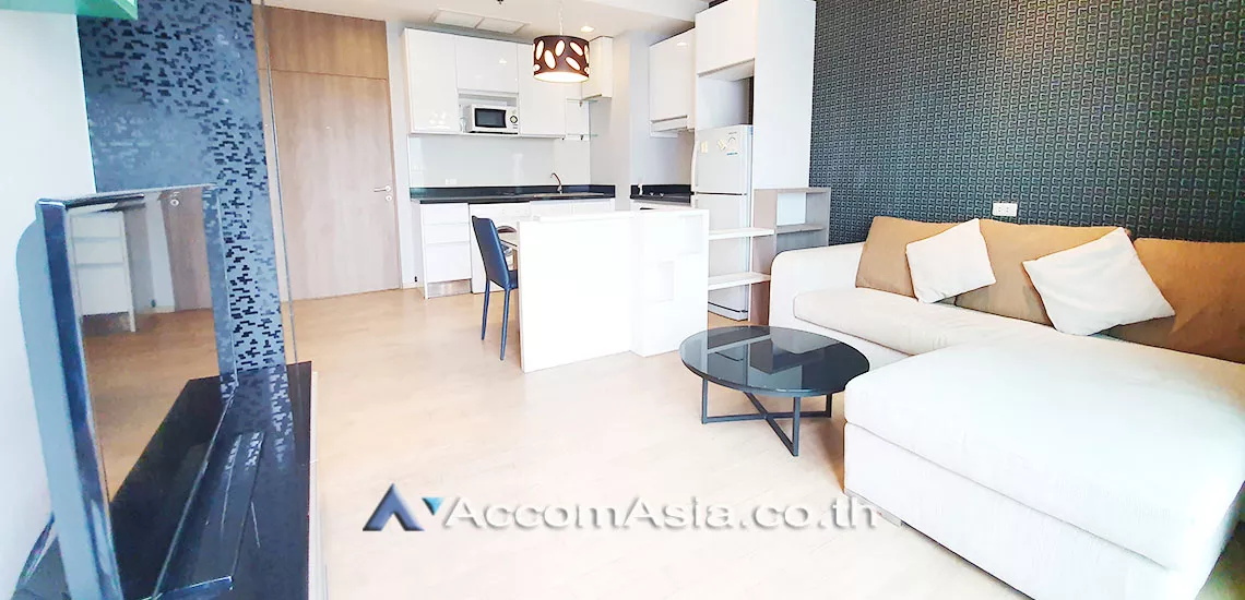  1 Bedroom  Condominium For Rent in Sukhumvit, Bangkok  near BTS Ekkamai (AA17867)