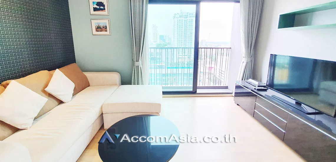  1 Bedroom  Condominium For Rent in Sukhumvit, Bangkok  near BTS Ekkamai (AA17867)