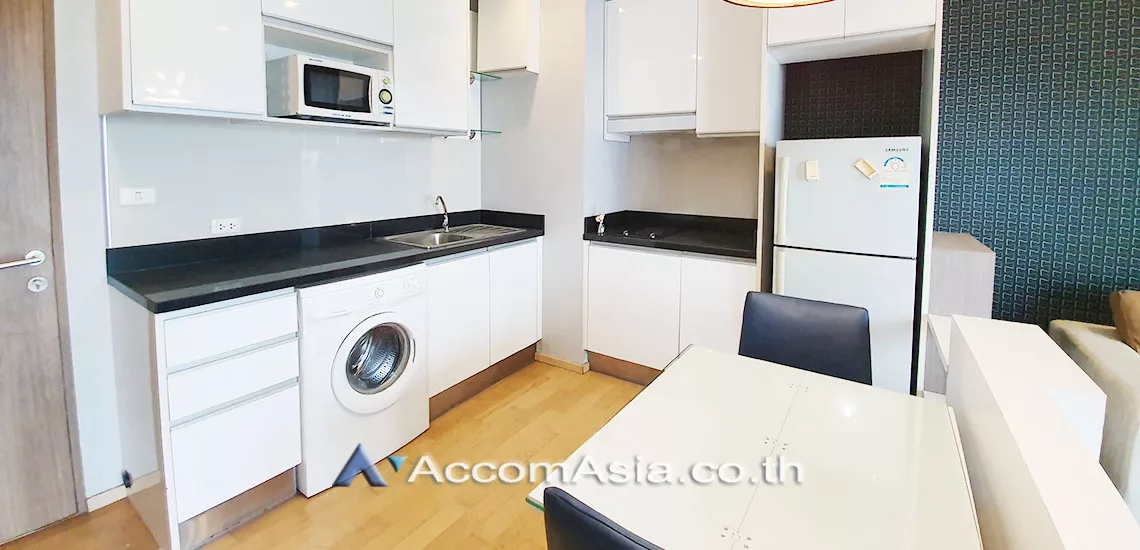  1 Bedroom  Condominium For Rent in Sukhumvit, Bangkok  near BTS Ekkamai (AA17867)