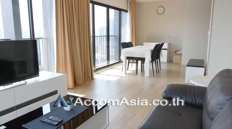  1 Bedroom  Condominium For Rent in Sukhumvit, Bangkok  near BTS Ekkamai (AA17879)