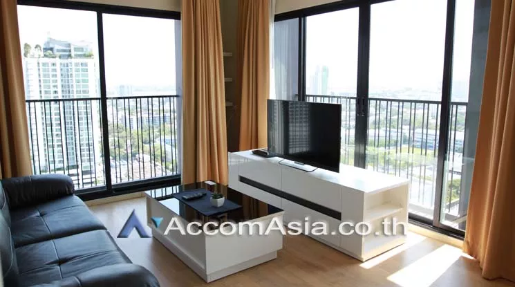  1 Bedroom  Condominium For Rent in Sukhumvit, Bangkok  near BTS Ekkamai (AA17879)