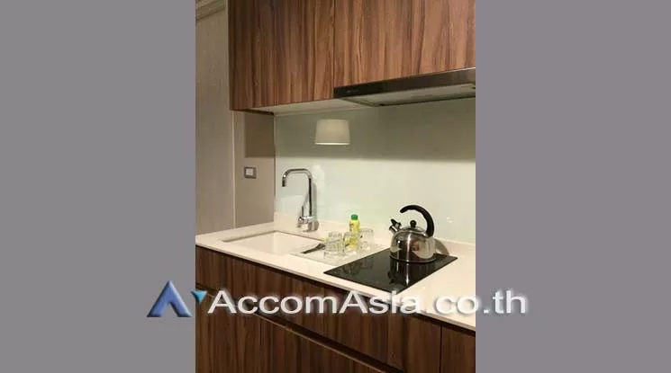  1 Bedroom  Condominium For Rent in Sukhumvit, Bangkok  near BTS Phrom Phong (AA17892)