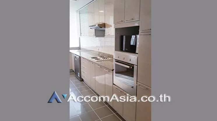 Pet friendly |  3 Bedrooms  Condominium For Rent in Sukhumvit, Bangkok  near BTS Phrom Phong (AA17931)