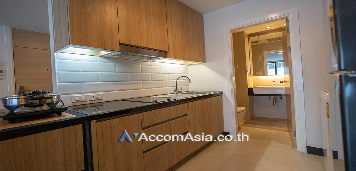  2 Bedrooms  Apartment For Rent in Sukhumvit, Bangkok  near BTS Phrom Phong (AA17967)