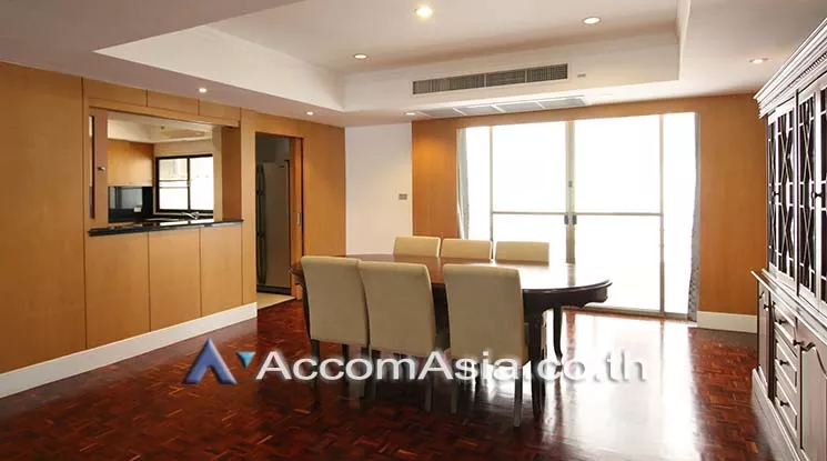  3 Bedrooms  Apartment For Rent in Sukhumvit, Bangkok  near BTS Phrom Phong (AA17976)