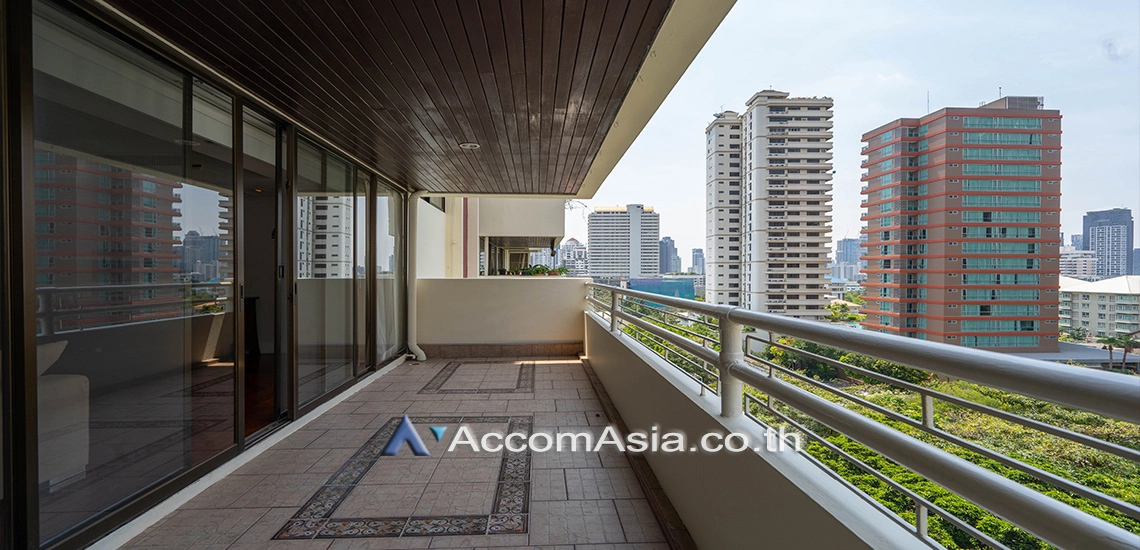 Pet friendly |  4 Bedrooms  Apartment For Rent in Sukhumvit, Bangkok  near BTS Phrom Phong (AA17978)