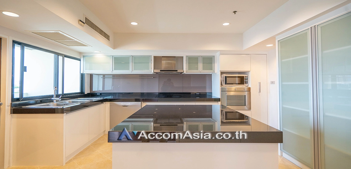 Pet friendly |  4 Bedrooms  Apartment For Rent in Sukhumvit, Bangkok  near BTS Phrom Phong (AA17978)