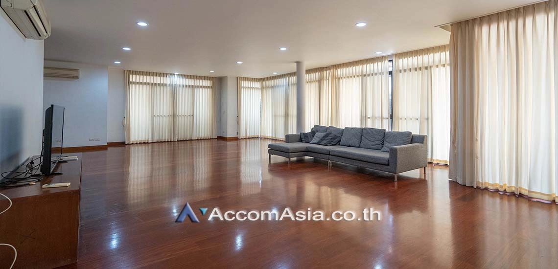 Private Swimming Pool |  3 Bedrooms  House For Rent in Sukhumvit, Bangkok  near BTS Nana (AA18011)