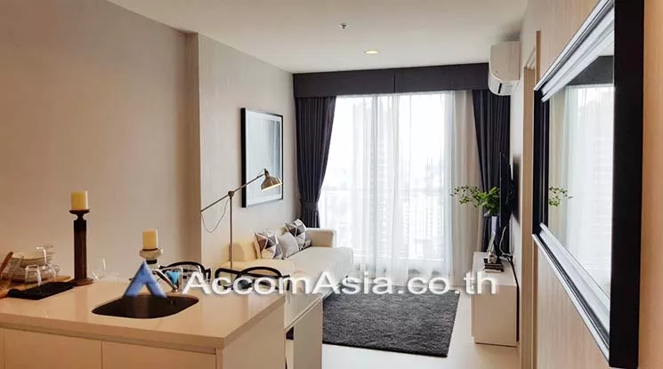  1 Bedroom  Condominium For Rent in Sukhumvit, Bangkok  near BTS Ekkamai (AA18093)