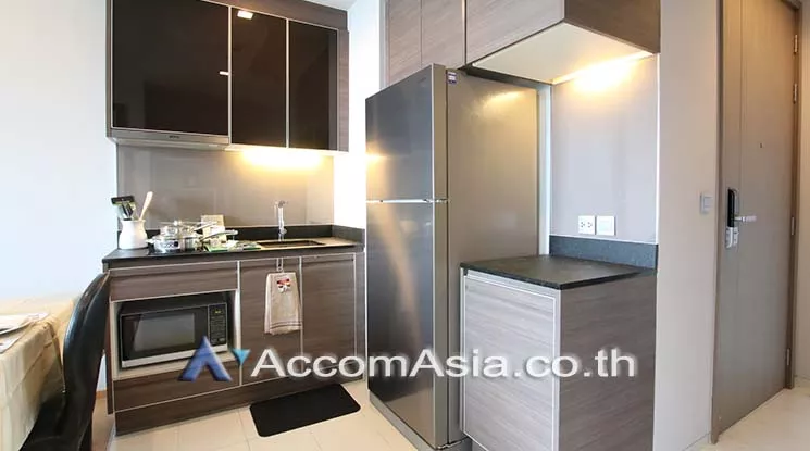  1 Bedroom  Condominium For Rent in Sukhumvit, Bangkok  near BTS Thong Lo (AA18094)