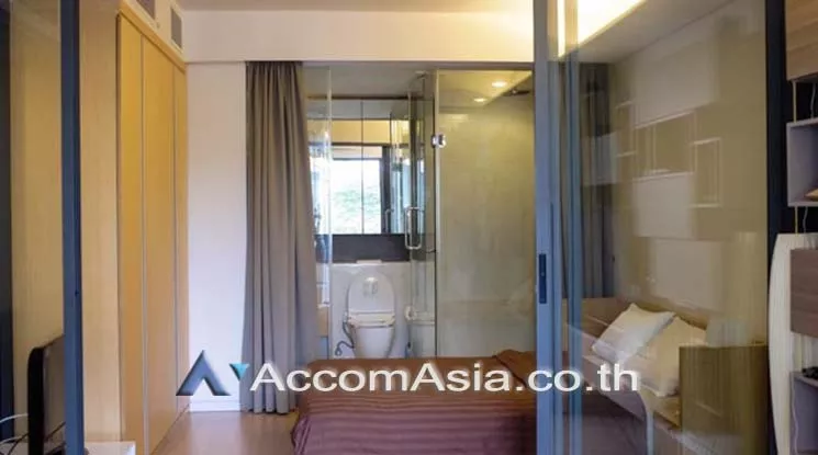  1 Bedroom  Condominium For Sale in Sukhumvit, Bangkok  near BTS Phrom Phong (AA18143)