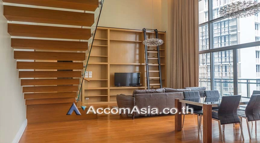  3 Bedrooms  Condominium For Rent in Sukhumvit, Bangkok  near BTS Phrom Phong (AA18185)