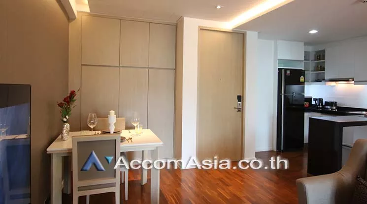  1 Bedroom  Apartment For Rent in Sukhumvit, Bangkok  near BTS Phrom Phong (AA18201)