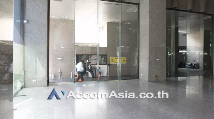  1  Retail / Showroom For Rent in Charoennakorn ,Bangkok BTS Krung Thon Buri at Thai Sri Tower AA18220