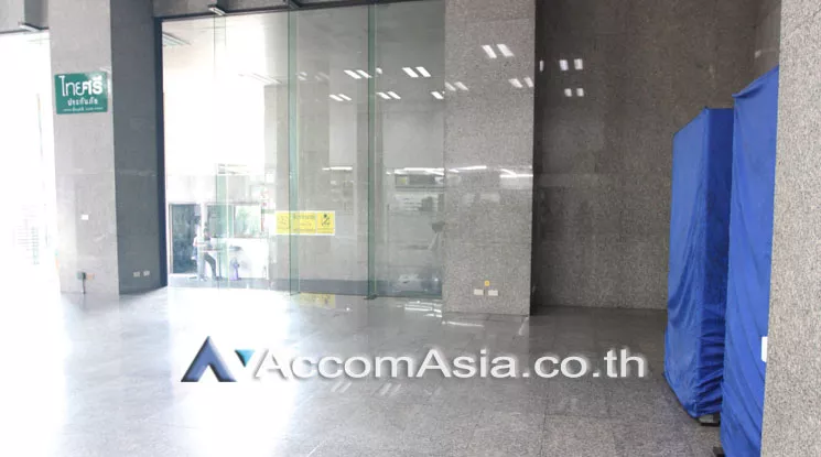 5  Retail / Showroom For Rent in Charoennakorn ,Bangkok BTS Krung Thon Buri at Thai Sri Tower AA18220