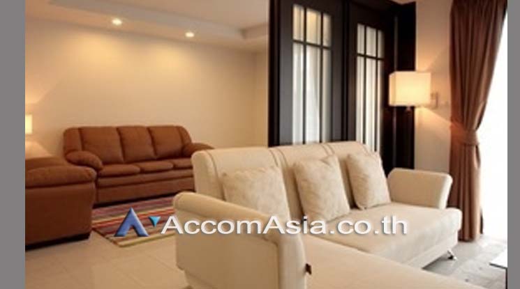  3 Bedrooms  Condominium For Rent in Sukhumvit, Bangkok  near BTS Ekkamai (AA18227)