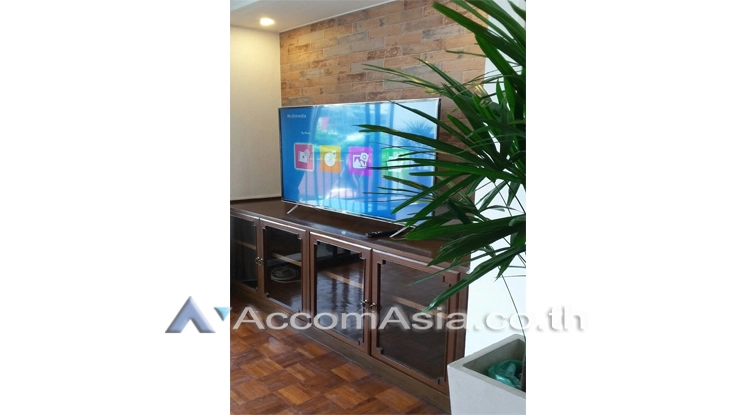  3 Bedrooms  Condominium For Rent in Sukhumvit, Bangkok  near BTS Nana (AA18242)
