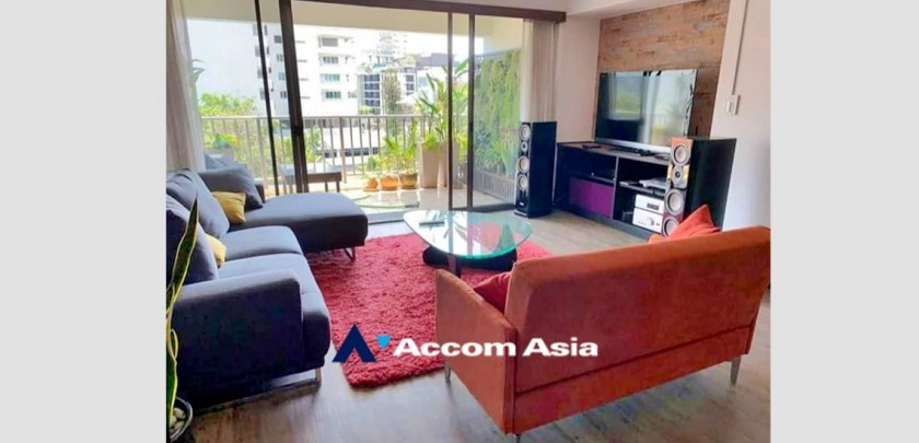  3 Bedrooms  Condominium For Rent in Sukhumvit, Bangkok  near BTS Nana (AA18242)