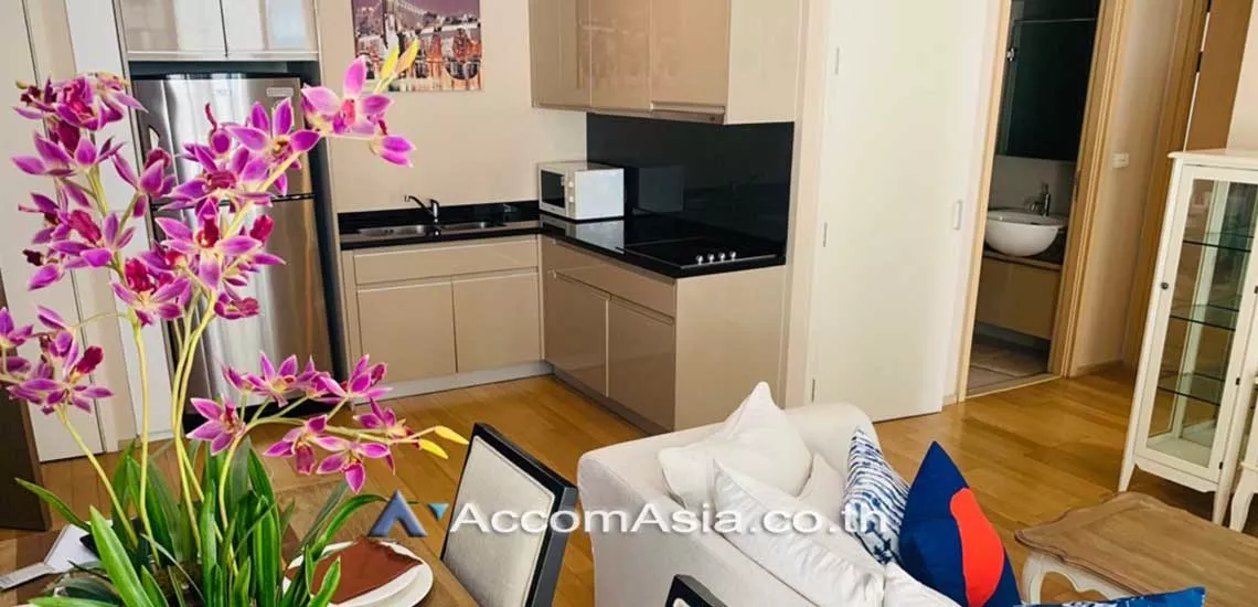  2 Bedrooms  Condominium For Rent in Sukhumvit, Bangkok  near BTS Phrom Phong (AA18269)