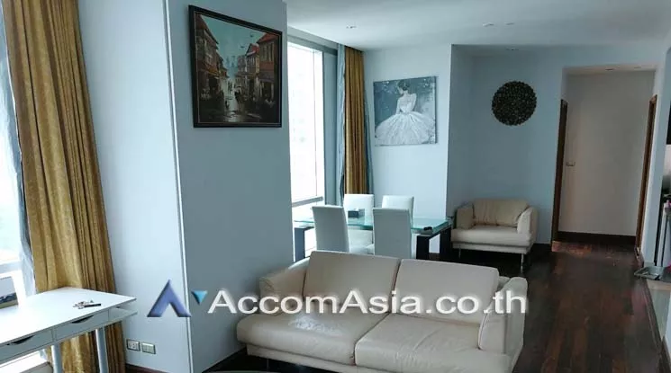  2 Bedrooms  Condominium For Rent in Sathorn, Bangkok  near BTS Chong Nonsi (AA18306)