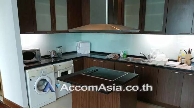  2 Bedrooms  Condominium For Rent in Sathorn, Bangkok  near BTS Chong Nonsi (AA18306)