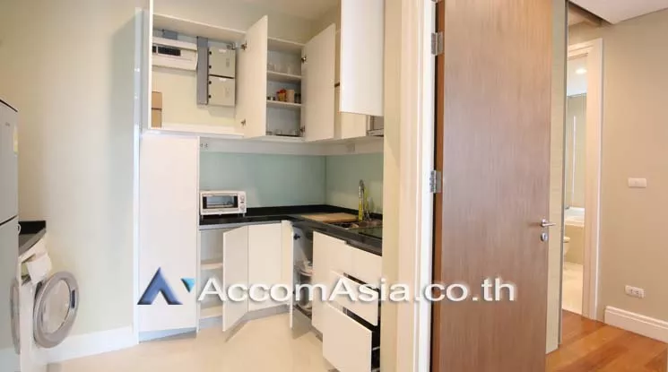  1 Bedroom  Condominium For Rent in Sukhumvit, Bangkok  near BTS Phrom Phong (AA18324)