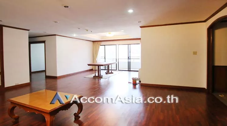  2 Bedrooms  Apartment For Rent in Sukhumvit, Bangkok  near BTS Nana - MRT Sukhumvit (AA18367)