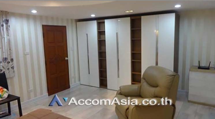 Home Office |  4 Bedrooms  House For Rent in Sathorn, Bangkok  near BRT Sathorn (AA18380)