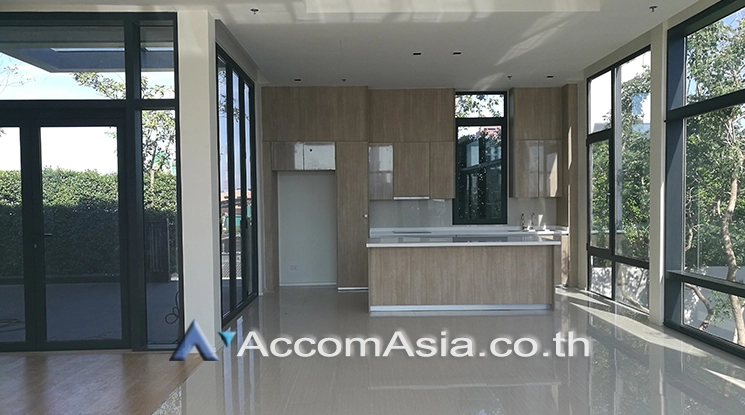 Duplex Condo |  3 Bedrooms  Condominium For Rent in Phaholyothin, Bangkok  near MRT Phetchaburi (AA18388)