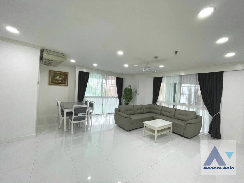 Pet friendly |  2 Bedrooms  Condominium For Rent in Sukhumvit, Bangkok  near BTS Thong Lo (AA18433)