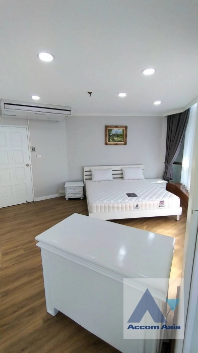 Pet friendly |  2 Bedrooms  Condominium For Rent in Sukhumvit, Bangkok  near BTS Thong Lo (AA18433)