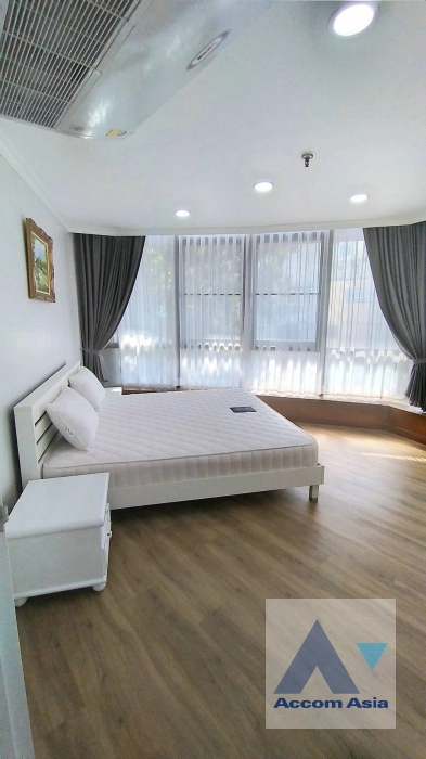 Pet friendly |  2 Bedrooms  Condominium For Rent in Sukhumvit, Bangkok  near BTS Thong Lo (AA18433)