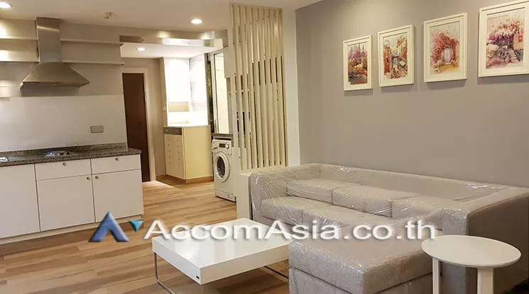  2 Bedrooms  Condominium For Rent in Sukhumvit, Bangkok  near BTS Nana (AA18480)