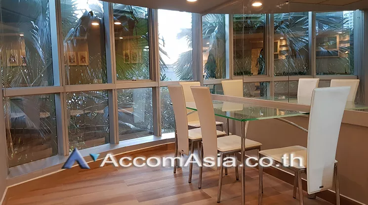  2 Bedrooms  Condominium For Rent in Sukhumvit, Bangkok  near BTS Nana (AA18480)