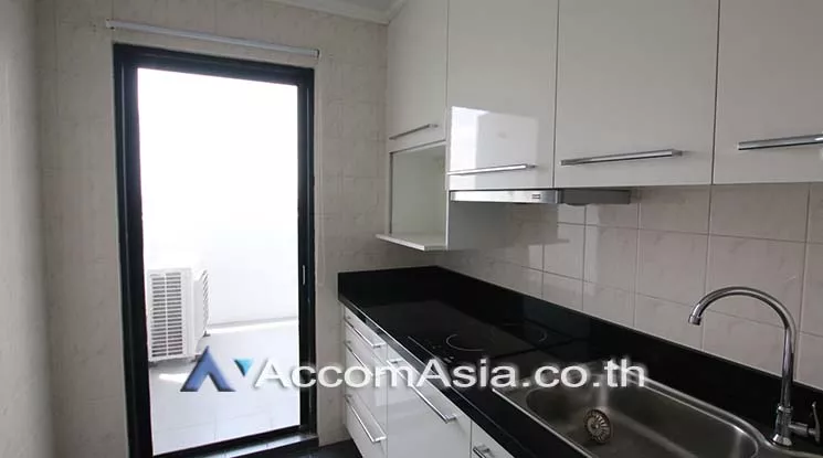  2 Bedrooms  Condominium For Rent in Sukhumvit, Bangkok  near BTS Thong Lo (AA18502)