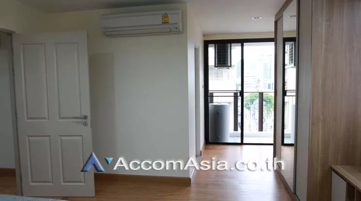  2 Bedrooms  Apartment For Rent in Sukhumvit, Bangkok  near BTS Thong Lo (AA18532)