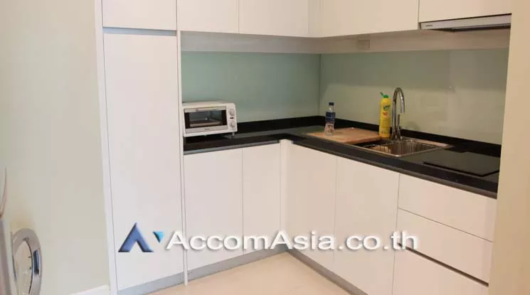  1 Bedroom  Condominium For Rent in Sukhumvit, Bangkok  near BTS Phrom Phong (AA18539)