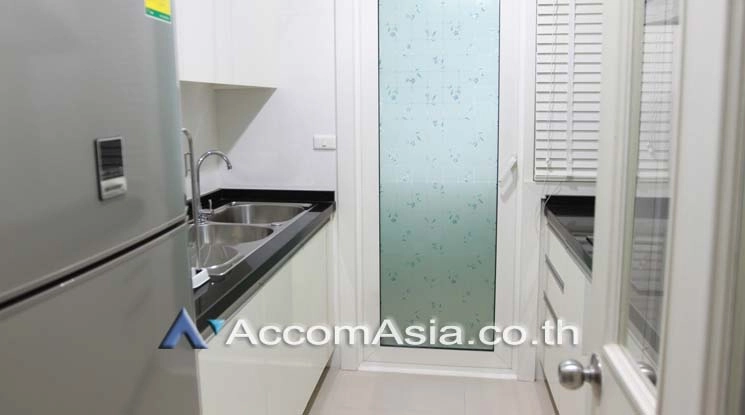  2 Bedrooms  Condominium For Rent in Sukhumvit, Bangkok  near BTS Phrom Phong (AA18565)