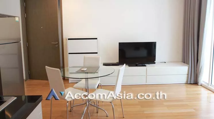  1 Bedroom  Condominium For Rent in Sukhumvit, Bangkok  near BTS Phrom Phong (AA18566)