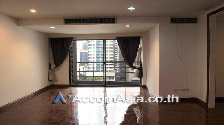  2 Bedrooms  Condominium For Rent in Ploenchit, Bangkok  near BTS Ratchadamri (AA18611)